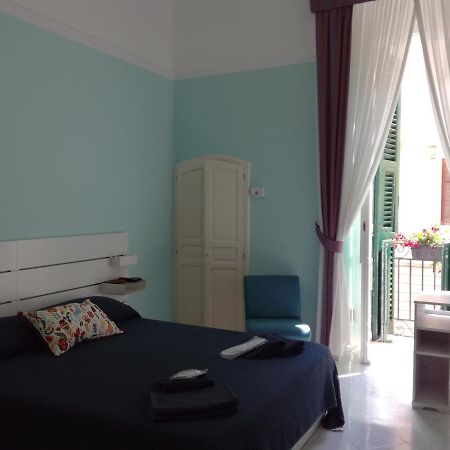 Ferienwohnung Cairoli 79 Bari Exterior foto